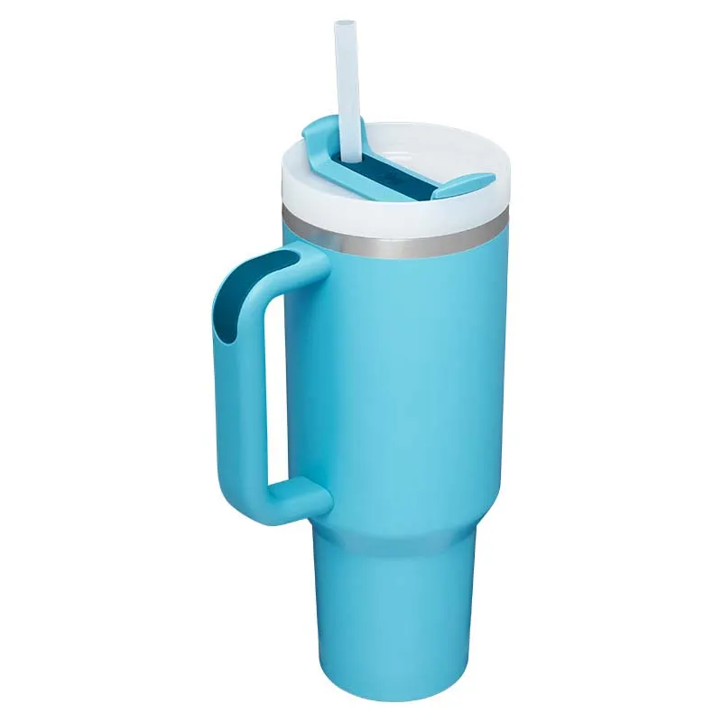 The 40oz Quencher H2.0 Flowstate Tumbler in Pool